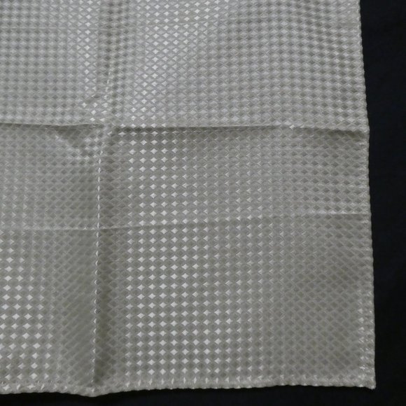 SET OF 19 shiny gold napkin squares - Picture 5 of 8